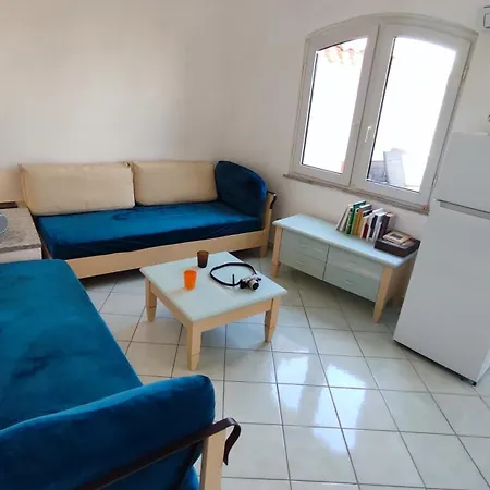 Apartman 2-room With Terrace, 400 M From The Sea *