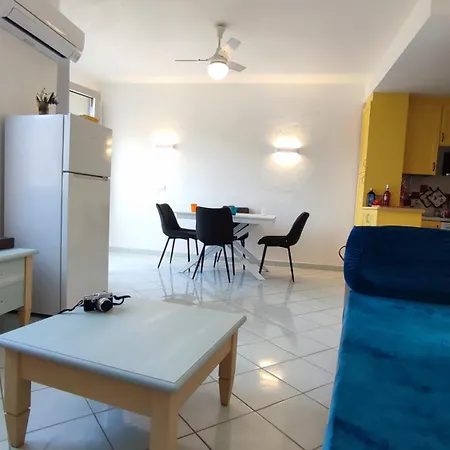 2-room With Terrace, 400 M From The Sea *